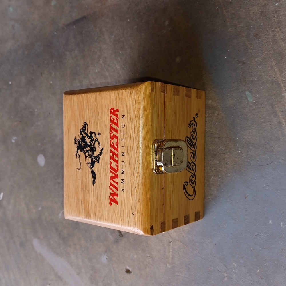 Winchester Ammunition box. HOLD 300 ROUNDS OF 22CAL RIMFIRE SLEEVE .I will ship